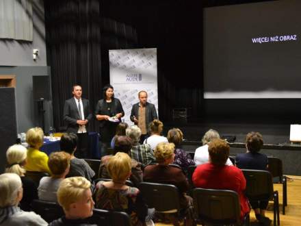 Wernisaż wystawy "Więcej niż obraz-poczuj malarstwo wszystkimi zmysłami"